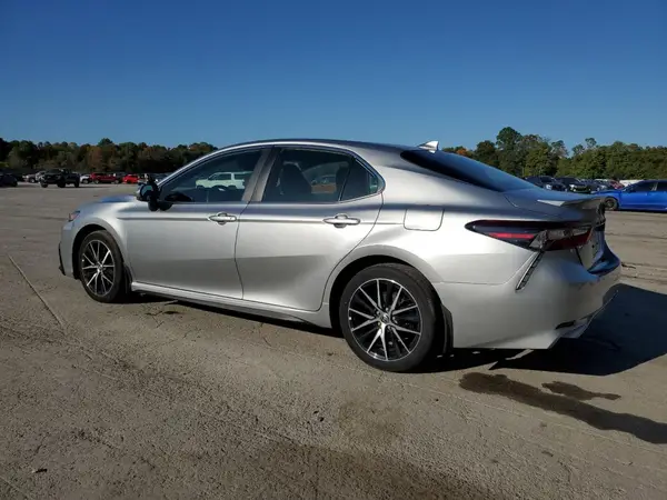 4T1G11AK0NU650511 2022 TOYOTA CAMRY - Image 2