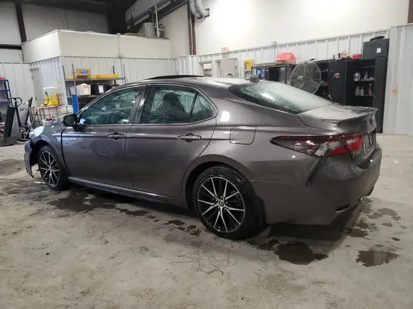 4T1G11AK0NU655689 2022 TOYOTA CAMRY - Image 2