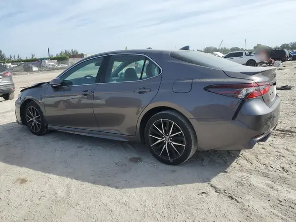 4T1G11AK0NU656910 2022 TOYOTA CAMRY - Image 2