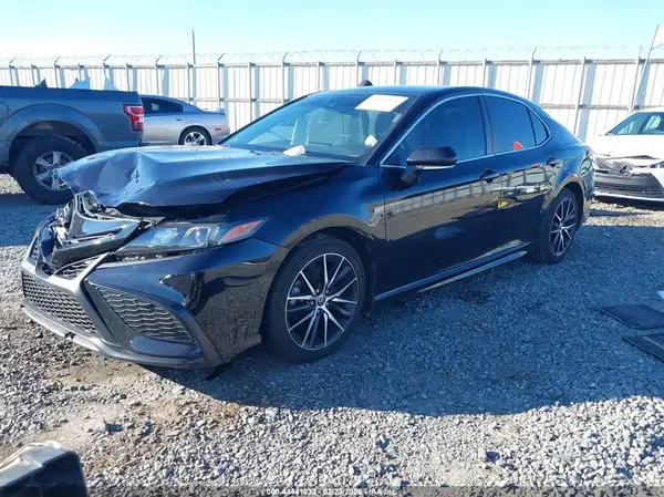 4T1G11AK0NU660214 2022 TOYOTA CAMRY - Image 2