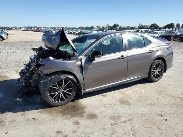 4T1G11AK0NU660875 2022 TOYOTA CAMRY - Image 1