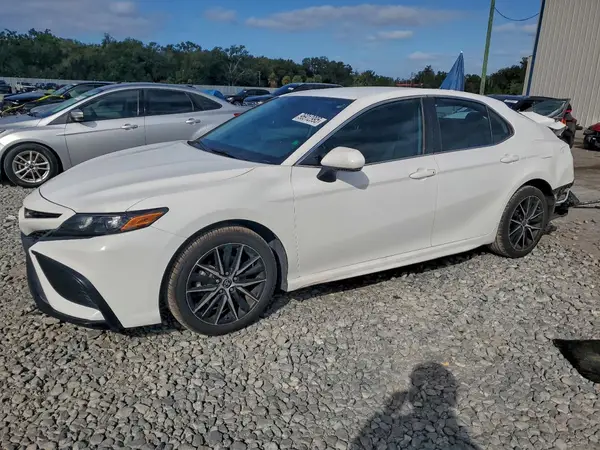 4T1G11AK0NU661671 2022 TOYOTA CAMRY - Image 1