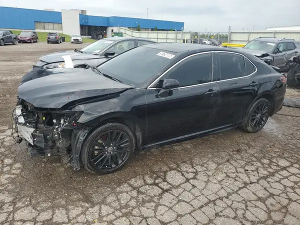 4T1G11AK0NU663596 2022 TOYOTA CAMRY - Image 1