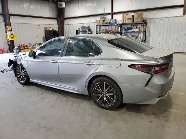 4T1G11AK0NU664165 2022 TOYOTA CAMRY - Image 2