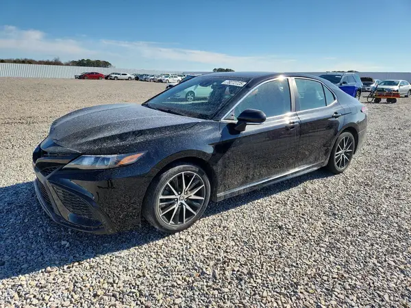 4T1G11AK0NU665557 2022 TOYOTA CAMRY - Image 1