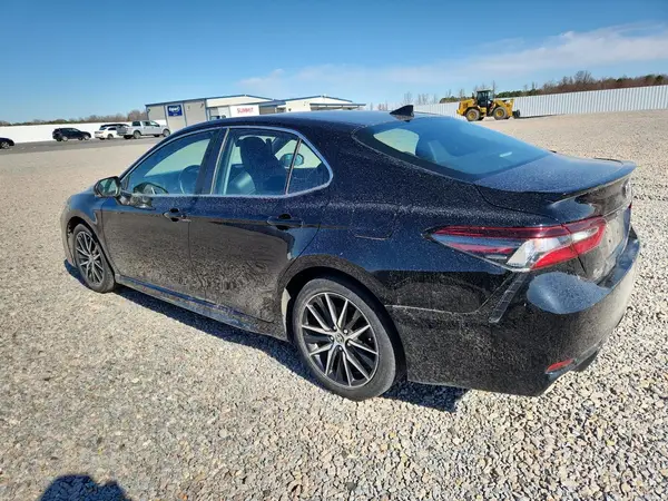4T1G11AK0NU665557 2022 TOYOTA CAMRY - Image 2