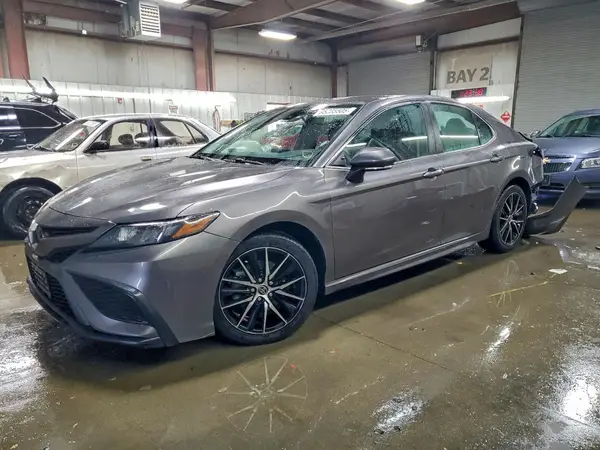 4T1G11AK0NU667129 2022 TOYOTA CAMRY - Image 1