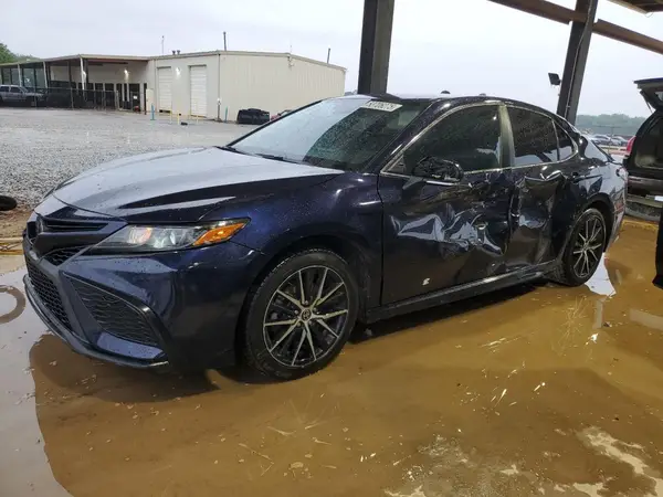 4T1G11AK0NU668880 2022 TOYOTA CAMRY - Image 1