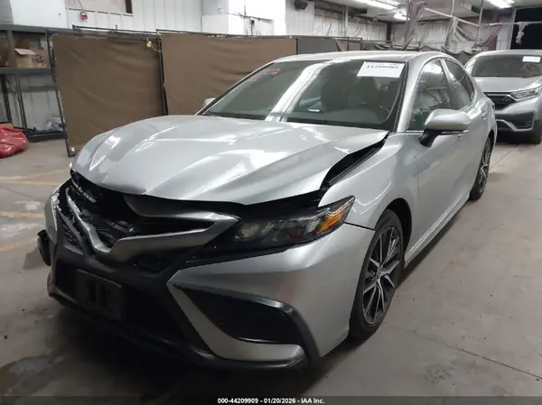 4T1G11AK0NU669365 2022 TOYOTA CAMRY - Image 2