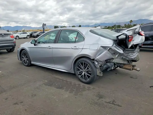 4T1G11AK0NU670354 2022 TOYOTA CAMRY - Image 2