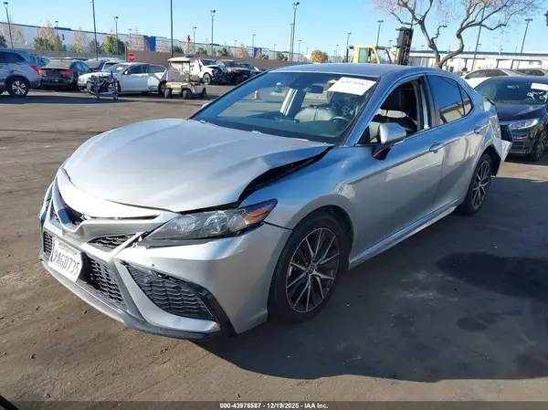 4T1G11AK0NU671441 2022 TOYOTA CAMRY - Image 2