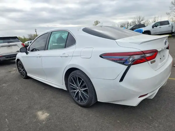 4T1G11AK0NU672458 2022 TOYOTA CAMRY - Image 2