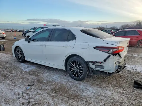 4T1G11AK0NU672797 2022 TOYOTA CAMRY - Image 2