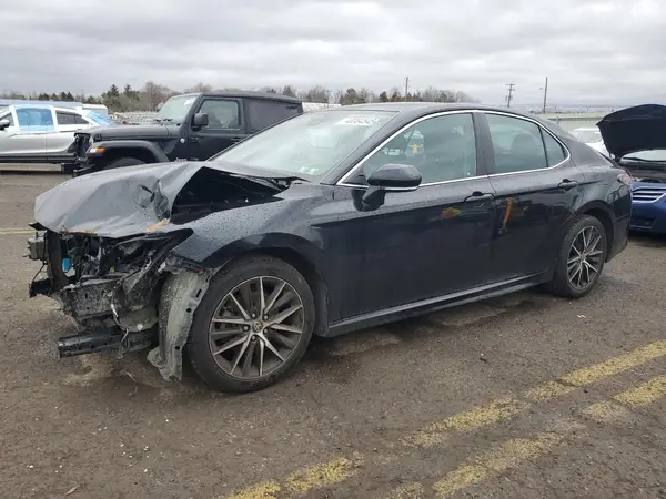 4T1G11AK0NU689034 2022 TOYOTA CAMRY - Image 1