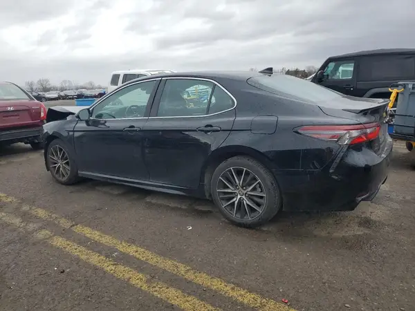 4T1G11AK0NU689034 2022 TOYOTA CAMRY - Image 2