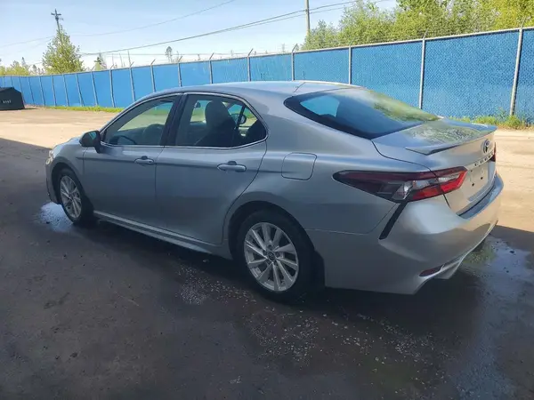 4T1G11AK0NU692046 2022 TOYOTA CAMRY - Image 2