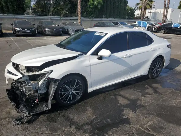 4T1G11AK0NU694363 2022 TOYOTA CAMRY - Image 1