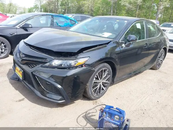 4T1G11AK0NU695559 2022 TOYOTA CAMRY - Image 2