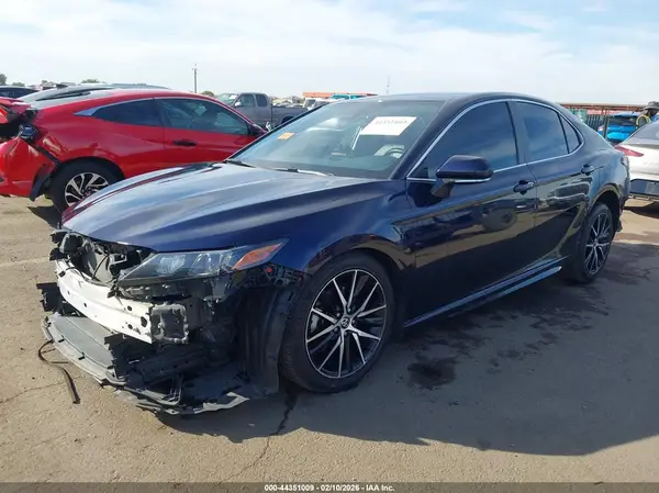 4T1G11AK0NU695884 2022 TOYOTA CAMRY - Image 2