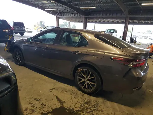 4T1G11AK0NU696470 2022 TOYOTA CAMRY - Image 2