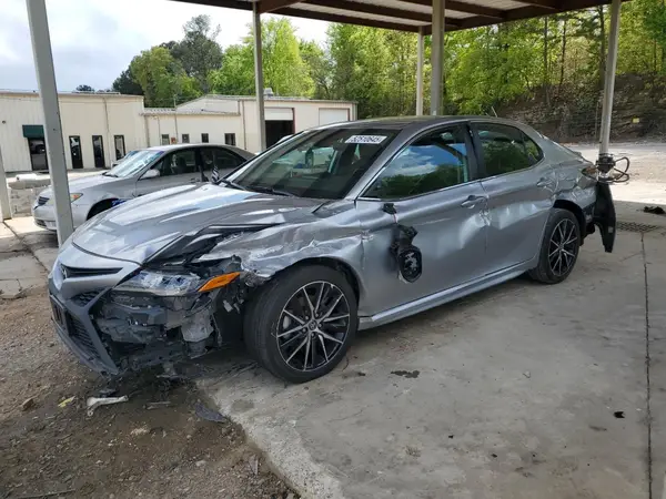 4T1G11AK0NU696596 2022 TOYOTA CAMRY - Image 1