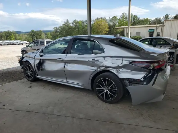 4T1G11AK0NU696596 2022 TOYOTA CAMRY - Image 2