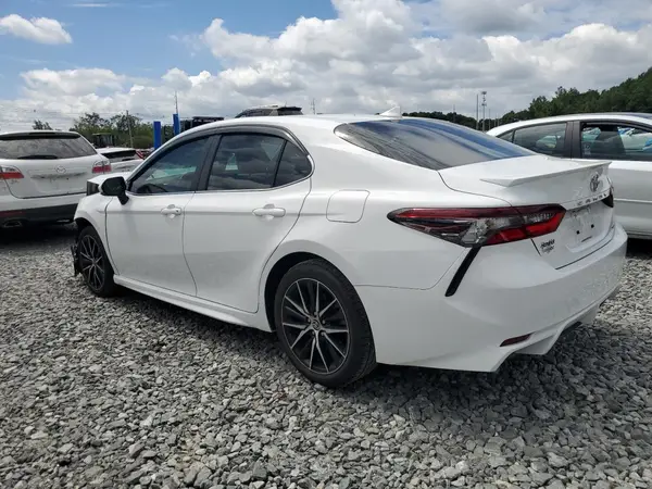 4T1G11AK0NU696758 2022 TOYOTA CAMRY - Image 2
