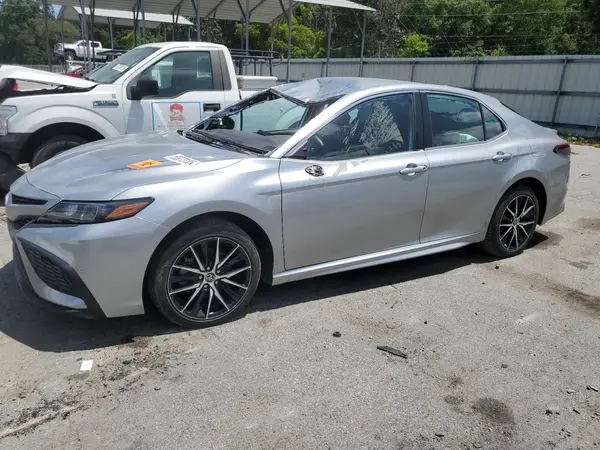 4T1G11AK0NU699014 2022 TOYOTA CAMRY - Image 1