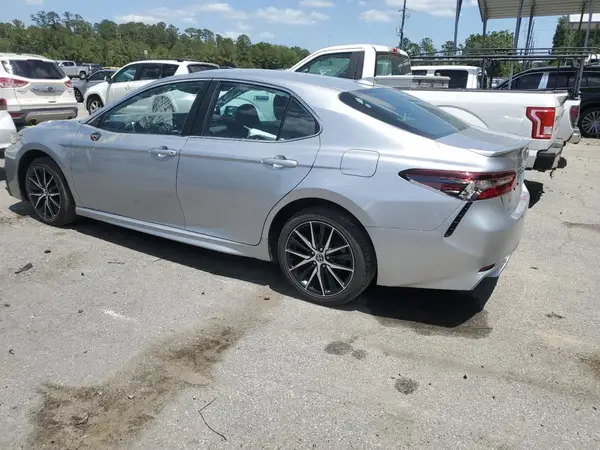 4T1G11AK0NU699014 2022 TOYOTA CAMRY - Image 2