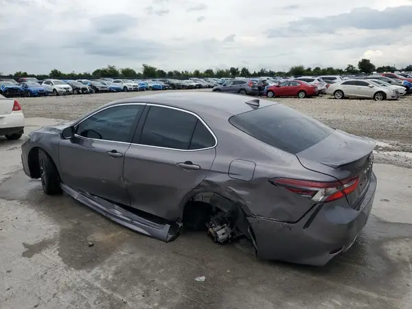 4T1G11AK0NU703160 2022 TOYOTA CAMRY - Image 2