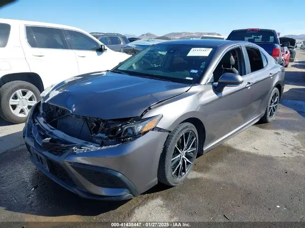 4T1G11AK0NU703174 2022 TOYOTA CAMRY - Image 2