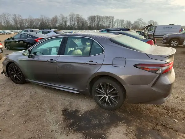 4T1G11AK0NU706057 2022 TOYOTA CAMRY - Image 2