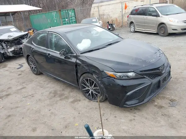 4T1G11AK0NU706141 2022 TOYOTA CAMRY - Image 1