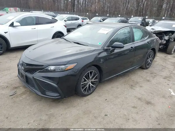4T1G11AK0NU706141 2022 TOYOTA CAMRY - Image 2