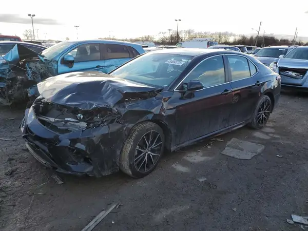 4T1G11AK0NU706155 2022 TOYOTA CAMRY - Image 1