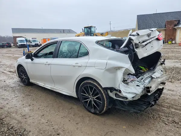4T1G11AK0NU706771 2022 TOYOTA CAMRY - Image 2