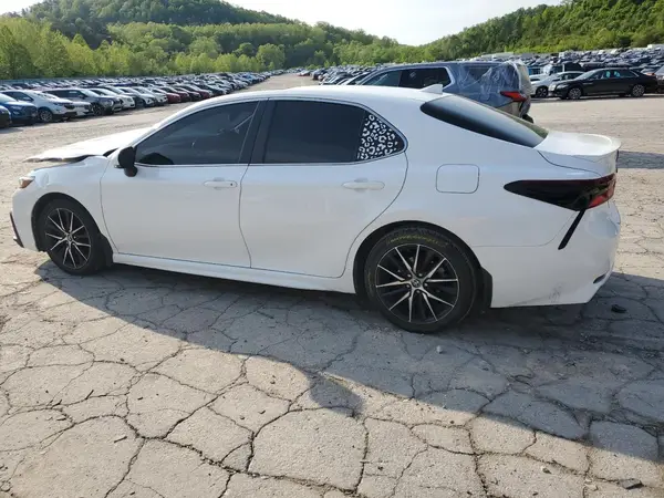 4T1G11AK0NU707080 2022 TOYOTA CAMRY - Image 2