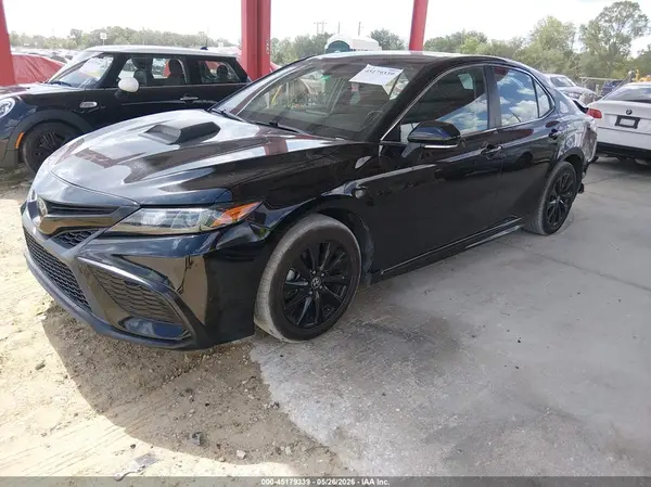 4T1G11AK0NU708679 2022 TOYOTA CAMRY - Image 2