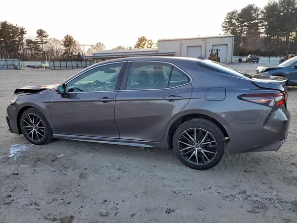 4T1G11AK0NU710240 2022 TOYOTA CAMRY - Image 2