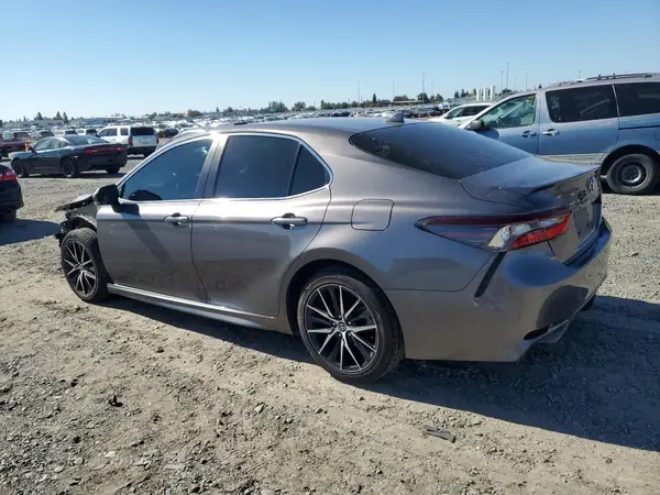 4T1G11AK0NU710674 2022 TOYOTA CAMRY - Image 2