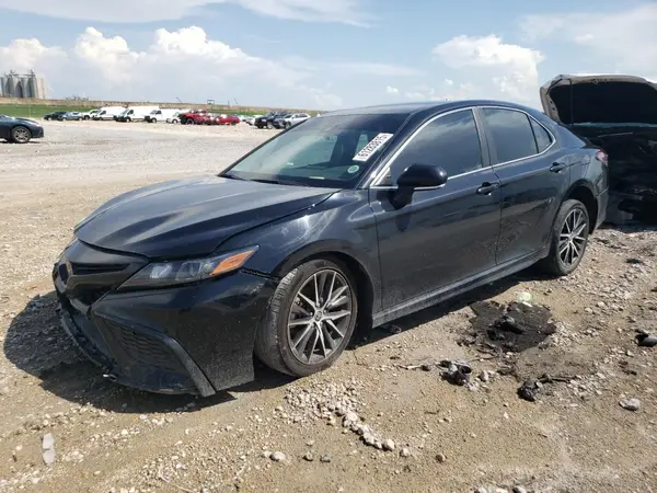 4T1G11AK0NU714076 2022 TOYOTA CAMRY - Image 1