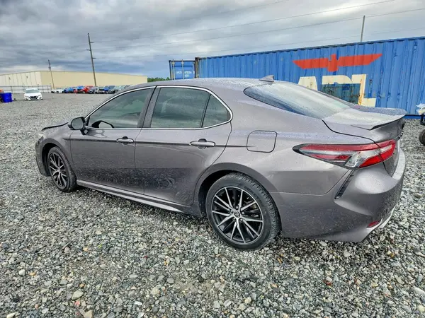 4T1G11AK0NU714952 2022 TOYOTA CAMRY - Image 2