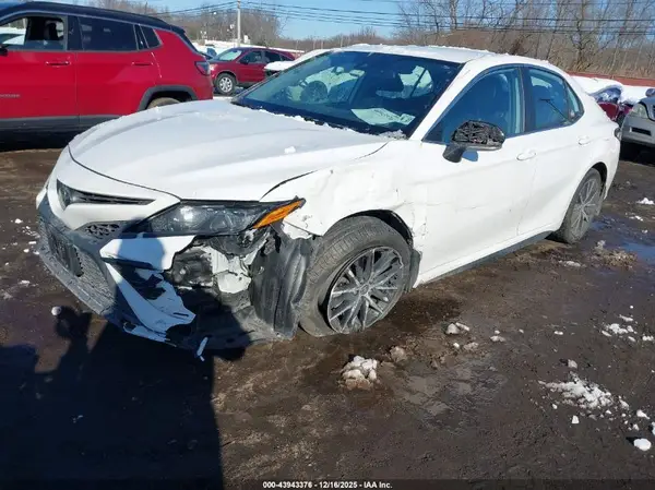 4T1G11AK0NU716216 2022 TOYOTA CAMRY - Image 2