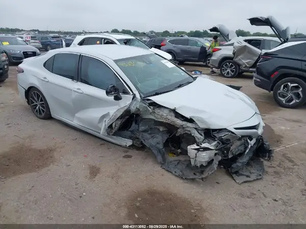4T1G11AK0PU140680 2023 TOYOTA CAMRY - Image 1