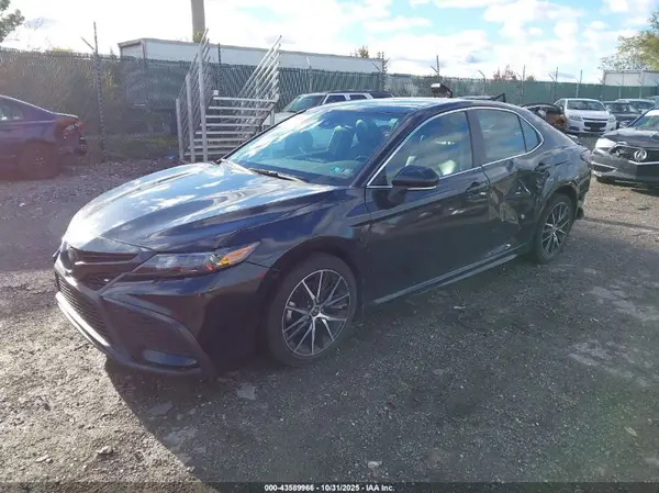 4T1G11AK0PU165692 2023 TOYOTA CAMRY - Image 2