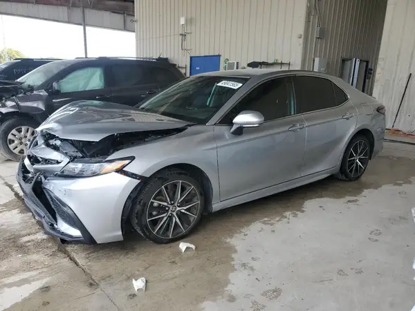 4T1G11AK0PU801673 2023 TOYOTA CAMRY - Image 1
