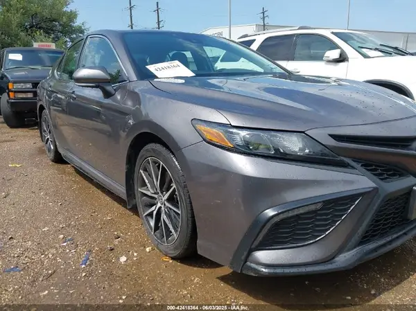 4T1G11AK0PU828193 2023 TOYOTA CAMRY - Image 1
