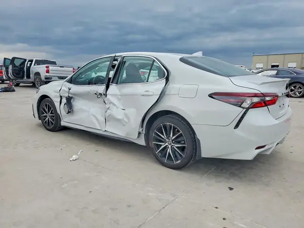 4T1G11AK0RU209130 2024 TOYOTA CAMRY - Image 2