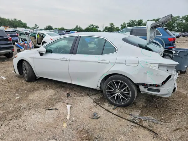 4T1G11AK0RU215493 2024 TOYOTA CAMRY - Image 2