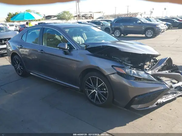 4T1G11AK0RU231192 2024 TOYOTA CAMRY - Image 1